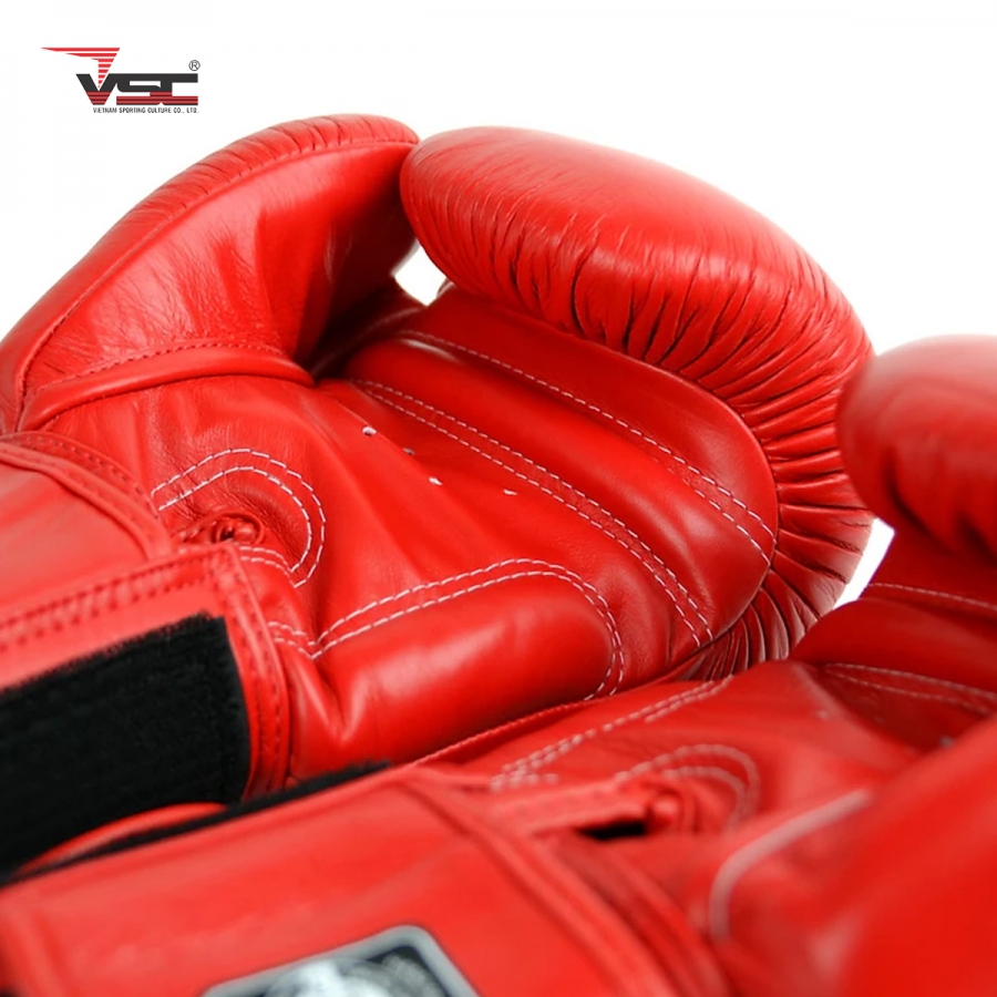 Găng tay boxing Twins được may thủ công với chất liệu da bò mềm mại