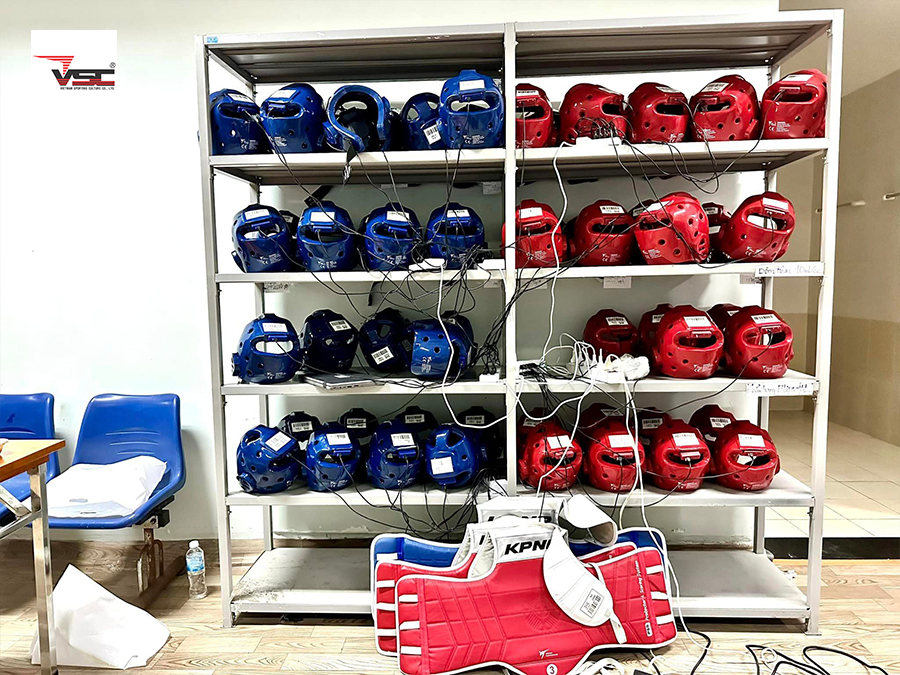 Thiết bị bảo hộ Taekwondo KPNP giúp võ sĩ thi đấu tính điểm công bằng